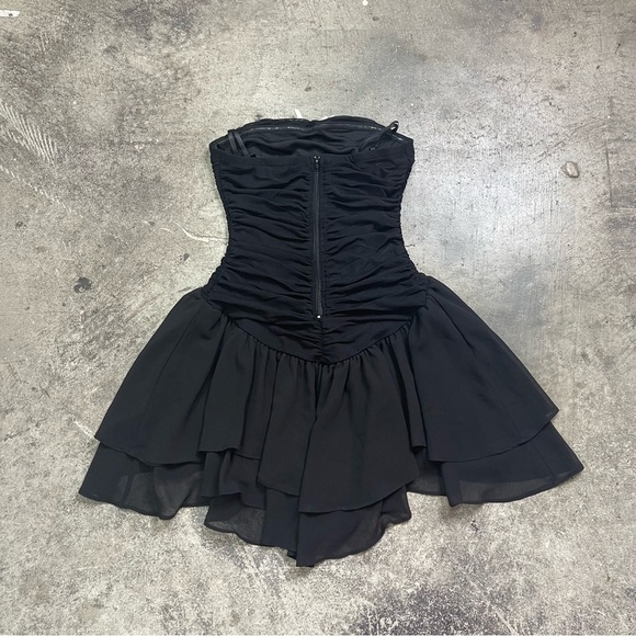 WINDSOR Y2K Elegant Black Strapless Dress with Bow Accents - Picture 5 of 6